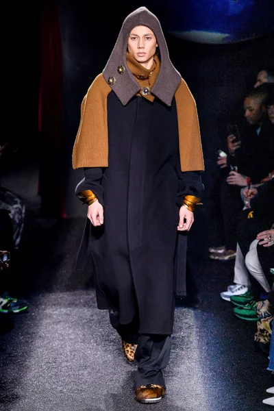 Look 8